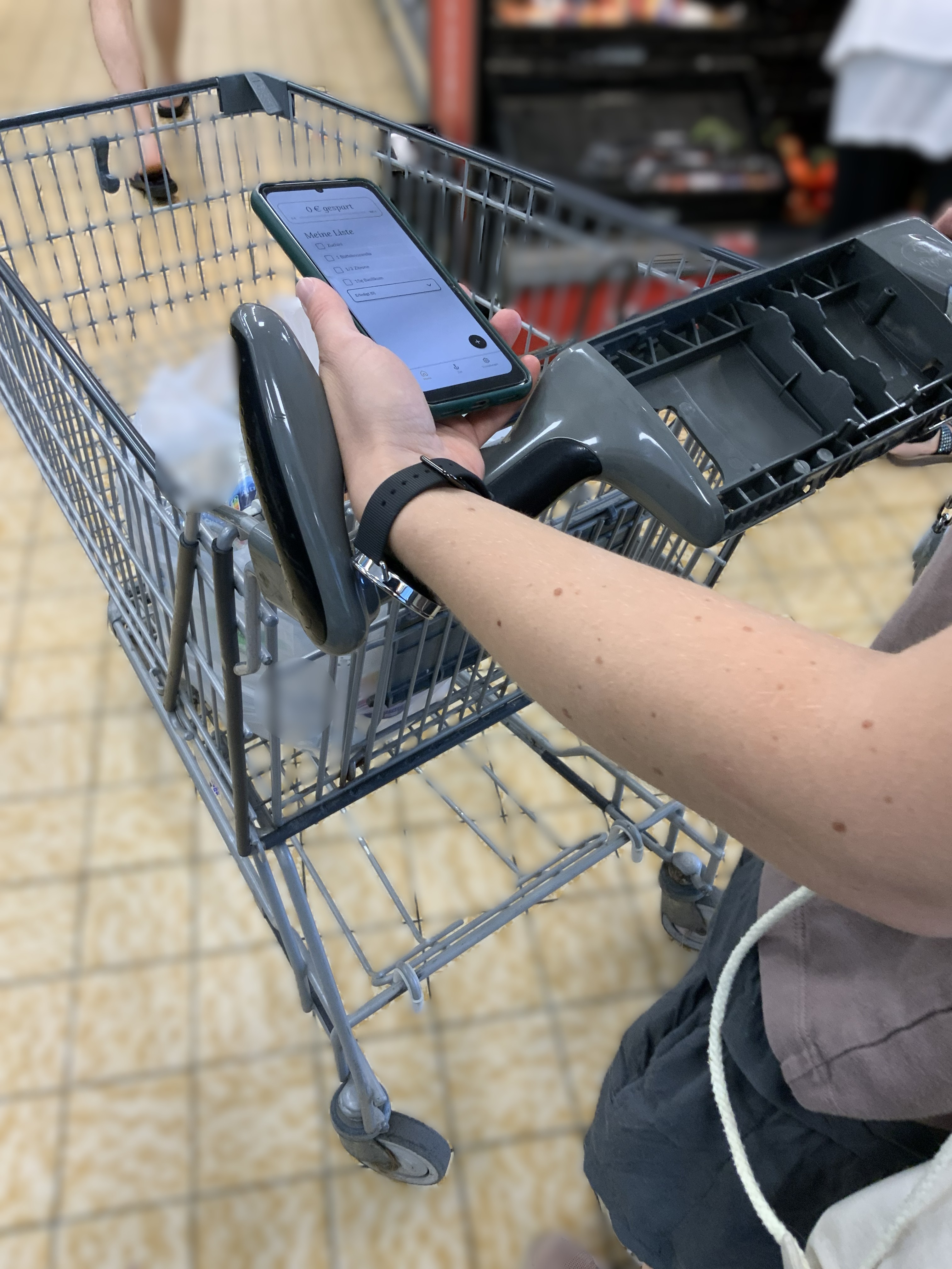 Live usability testing session in a supermarket